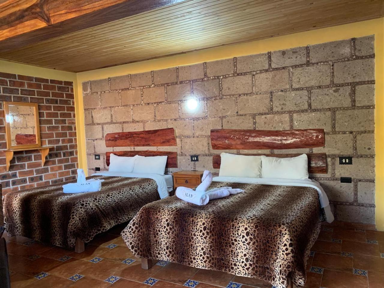 צ'יגנהופאן Hotel Y Cabanas Alan מראה חיצוני תמונה