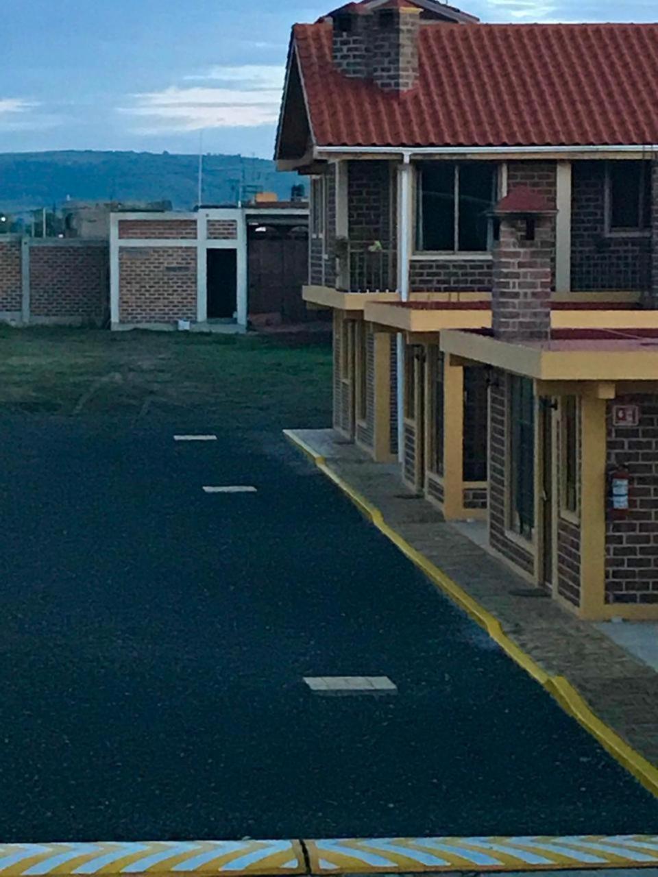 צ'יגנהופאן Hotel Y Cabanas Alan מראה חיצוני תמונה
